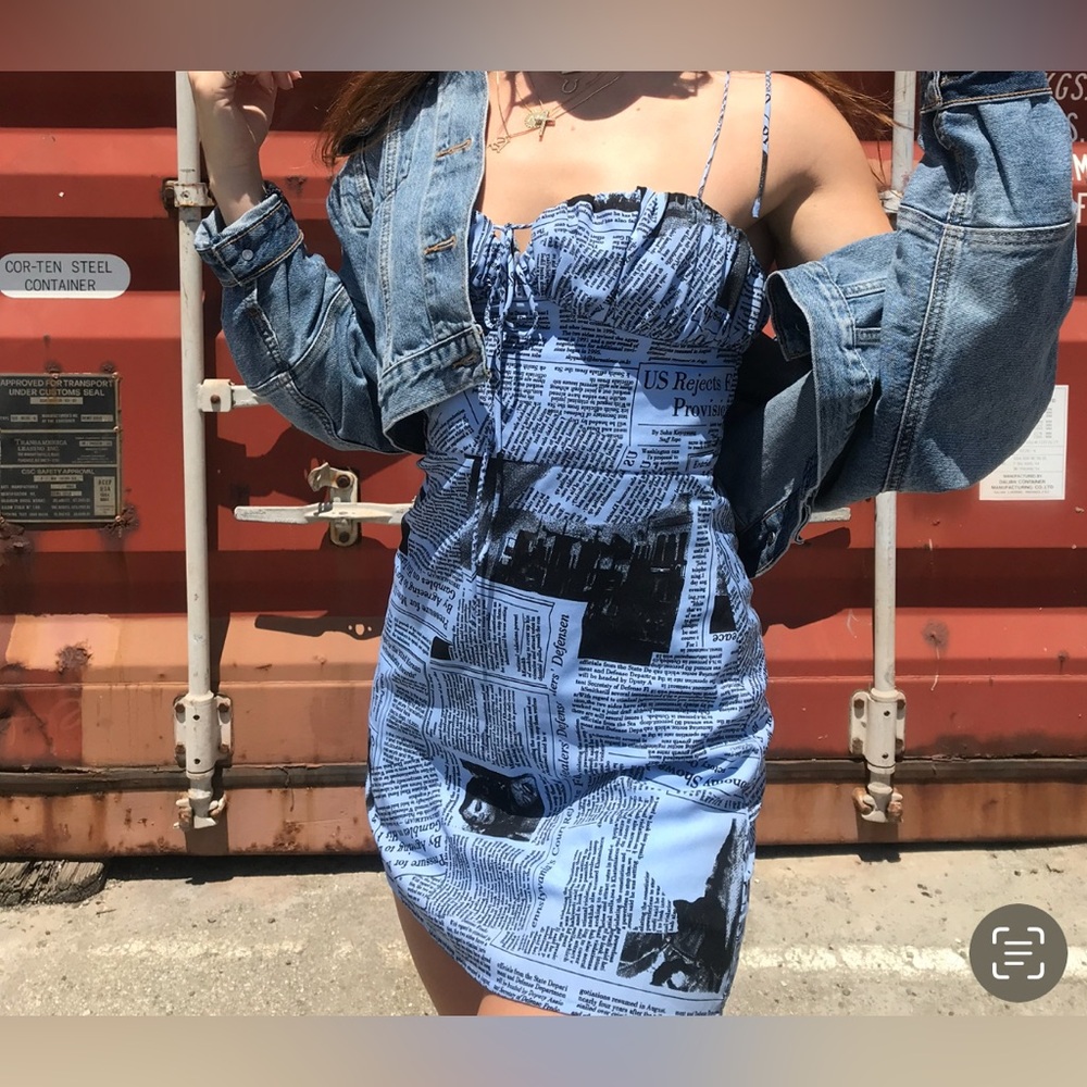 Stylish Blue Newspaper Print Women's Top